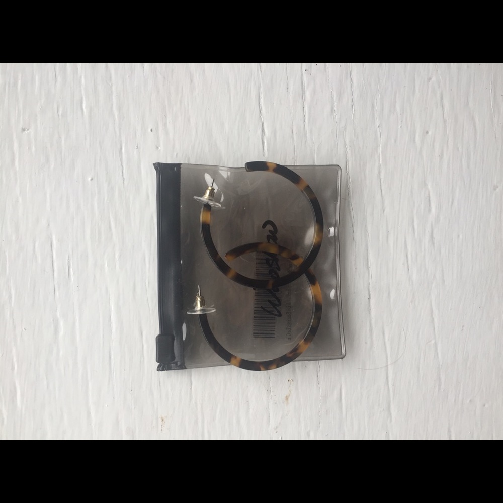 Tortoise hoop earrings